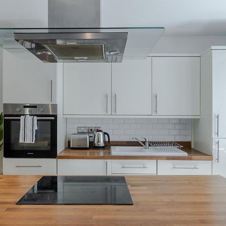 Stylish Two Bedroom Apartment By Central London With Garden Dış mekan fotoğraf