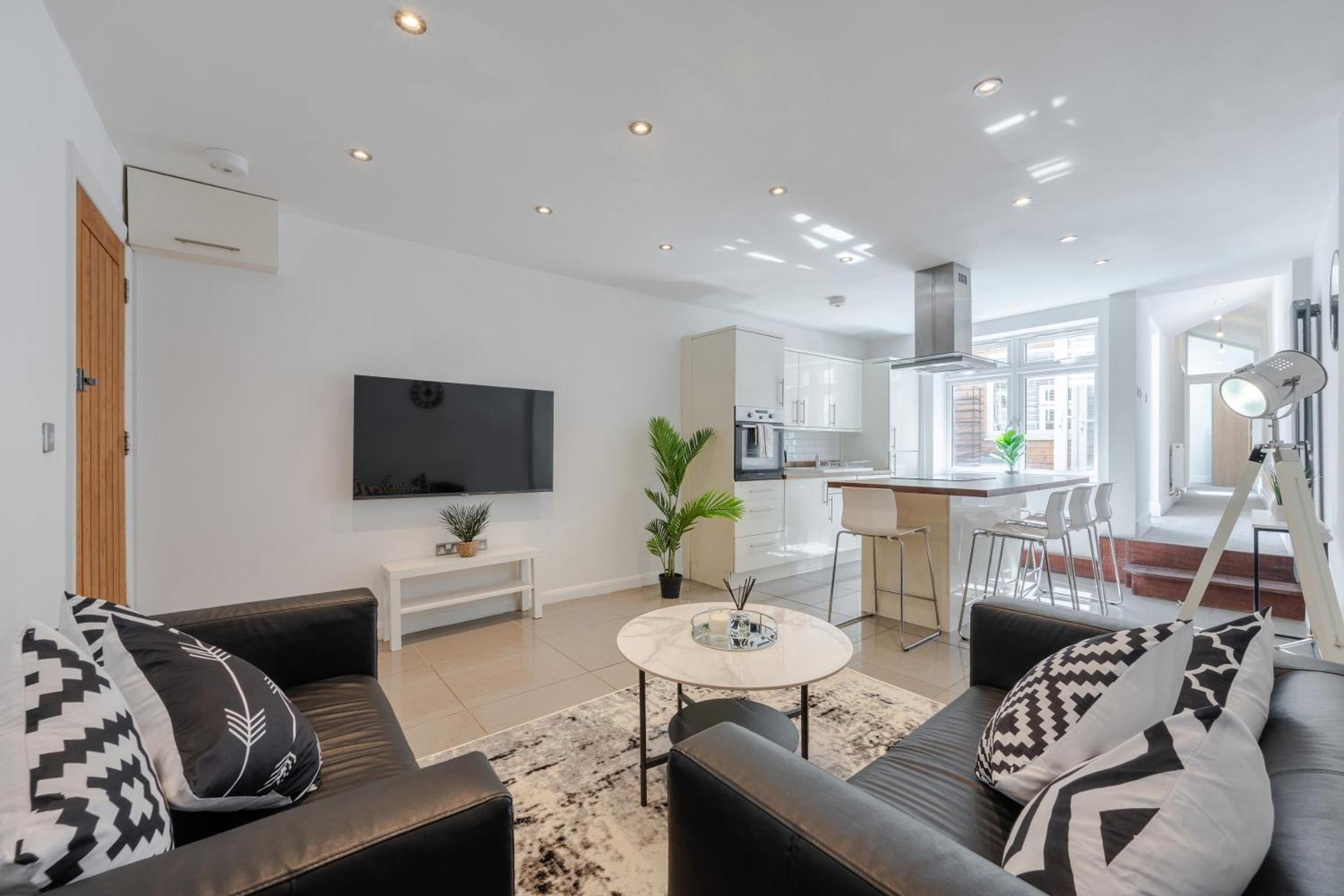 Stylish Two Bedroom Apartment By Central London With Garden Dış mekan fotoğraf